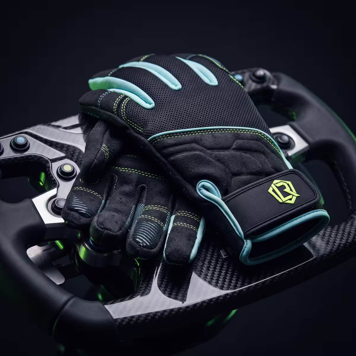 Render conceptual de guantes como premio para una comunidad de simracing